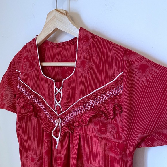 Red cotton muumuu maxi dress - Picture 5 of 7